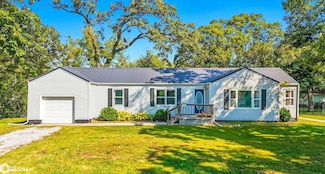 710 Oak St, Sigourney, IA 52591