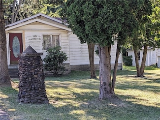 156 Jacobs Rd, Youngstown, OH 44505