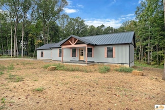 143 Needmore Acres Rd, Glasgow, KY 42141