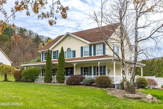 7 Sumac Ln, Elysburg, PA 17824