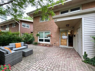 26 N Dee Rd, Park Ridge, IL 60068