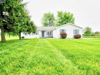 1560 W Fremont Rd, Port Clinton, OH 43452
