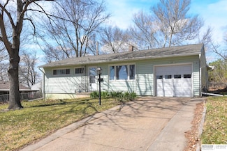 4634 Hascall St, Omaha, NE 68106