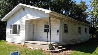 708 Maple St, Bicknell, IN 47512