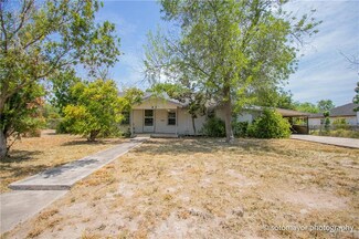 412 N 12th St, Donna, TX 78537
