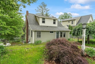 210 Barton Rd, Stow, MA 01775