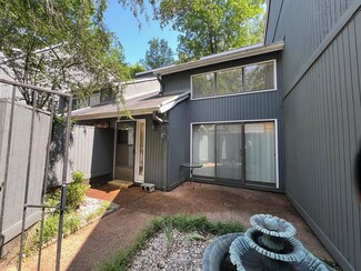 1104 N Parkway #18 Pkwy, Jackson, TN 38305