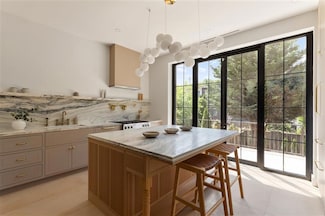 384 Hancock St, Brooklyn, NY 11216