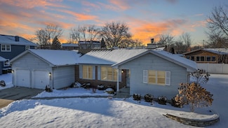 1008 Greenview Dr, Crown Point, IN 46307