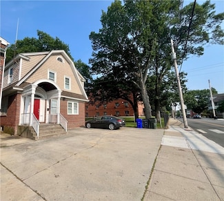 457 Douglas Ave, Providence, RI 02908