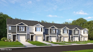 221 Maddox Dr, Aberdeen, NC 28315