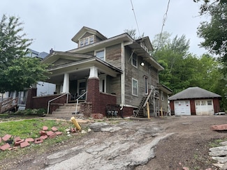 114 S 1st St, Council Bluffs, IA 51503