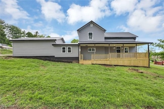 35 W 5th St, Dresden, OH 43821