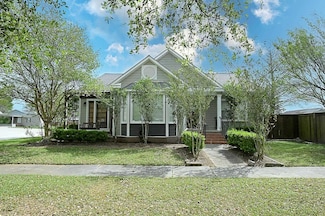 420 6th St, Morgan City, LA 70380