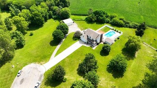 2 Bush Dr, Camden Point, MO 64018