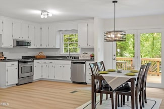 1209 Shincliffe Ct, Cary, NC 27511