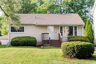 128 E Van Buren St, Villa Park, IL 60181