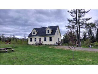 32 Belevedere Rd, Island Falls, ME 04747
