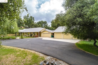 22979 Parrotts Ferry Rd, Columbia, CA 95310