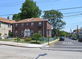 975 van Duzer St, Staten Island, NY 10304
