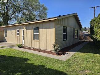 3208 W 7th St, the Dalles, OR 97058