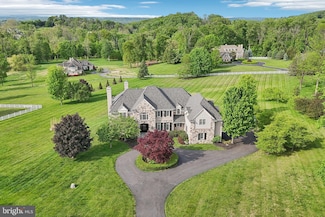 2 Autumn Meadow Ln, Malvern, PA 19355