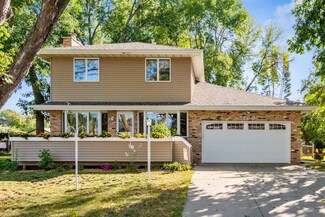 5160 Bona Rd, New Brighton, MN 55112