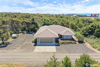 921 Pheasant Run Dr, Westport, WA 98595