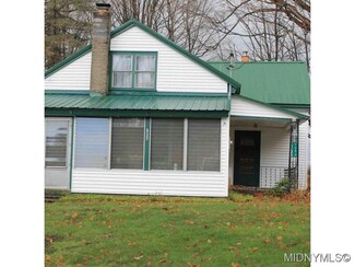 7054 Main St, Hinckley, NY 13352