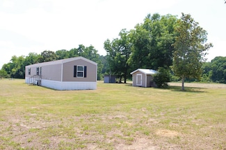 501 Cottonwood Rd, Pitts, GA 31072