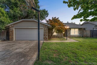 411 W 35th Place, Sand Springs, OK 74063