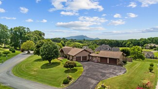 1505 Canterbury Ln, Sevierville, TN 37862