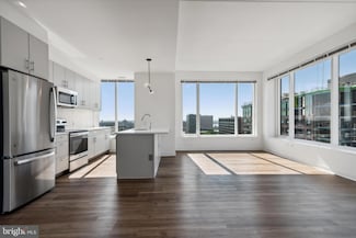 569 N 5th St Unit 223, Philadelphia, PA 19123
