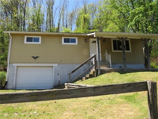 21 Daisytown Rd, Daisytown, PA 15427