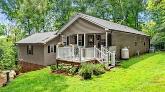 1973 Old Mountain Rd, Thomasville, NC 27360