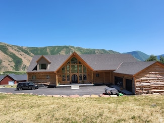 1406 S Bartholomew Canyon Dr, Springville, UT 84663