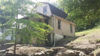 128 Davidson St, Tarentum, PA 15084
