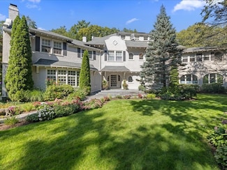 142 Crafts Rd, Chestnut Hill, MA 02467