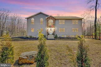 1204 Chandus Way, Tobyhanna, PA 18466