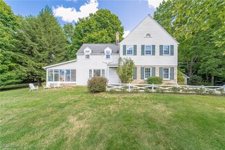 7474 Chagrin Rd, Chagrin Falls, OH 44023
