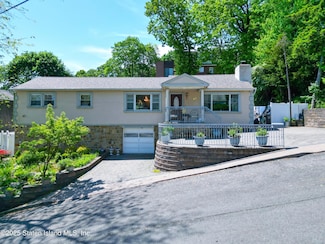 93 Centre Ave, Staten Island, NY 10304