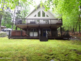 331 Wallenpaupack Dr, Greentown, PA 18426