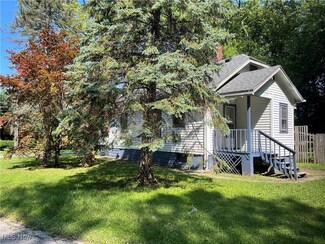 866 W 41st St, Ashtabula, OH 44004