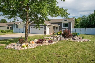 808 Stone Ridge Dr, Mosinee, WI 54455
