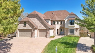 1427 Rosewood Ct, New Brighton, MN 55112