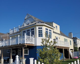 302 E Penn St Unit Upper, Long Beach, NY 11561