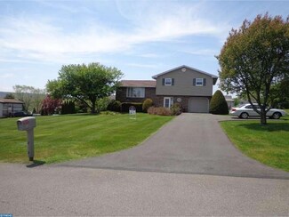 27 N 8th St, Ringtown, PA 17967