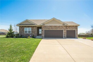 397 E Pawnee Ln, Gardner, KS 66030