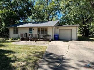 2016 S Ingram Ave, Sedalia, MO 65301