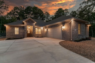 24 Brilliante Ln, Hot Springs Village, AR 71909